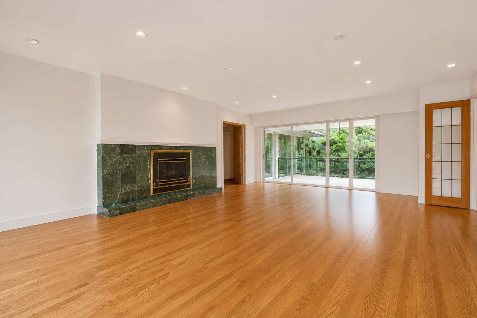 606 St Andrews Rd, West Vancouver (Upper level 3 bedrooms)