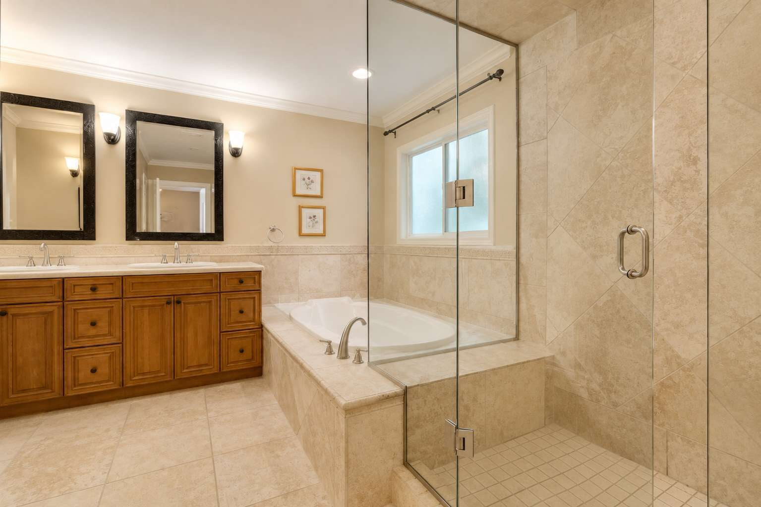 606 St Andrews Rd, West Vancouver (Upper level 3 bedrooms)
