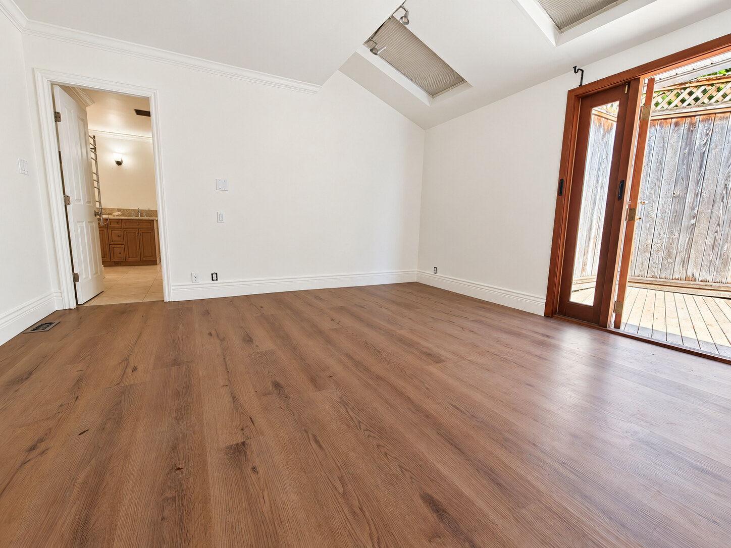 606 St Andrews Rd, West Vancouver (Upper level 3 bedrooms)