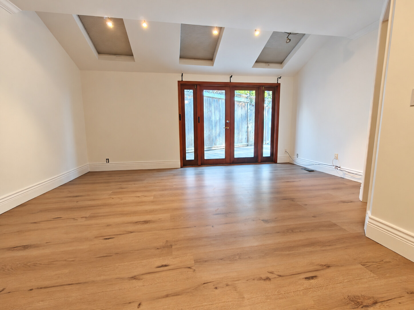 606 St Andrews Rd, West Vancouver (Upper level 3 bedrooms)