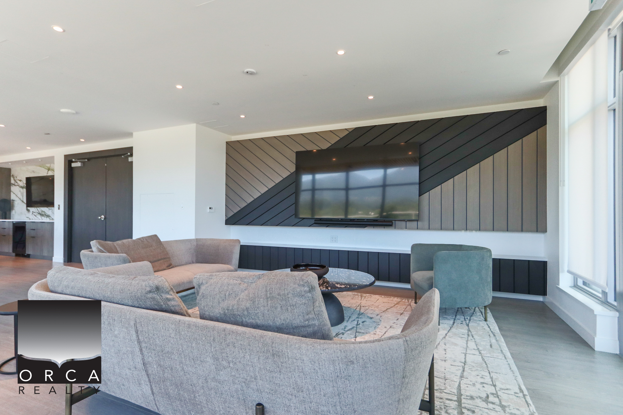 102-777 Harbour Way, North Vancouver
