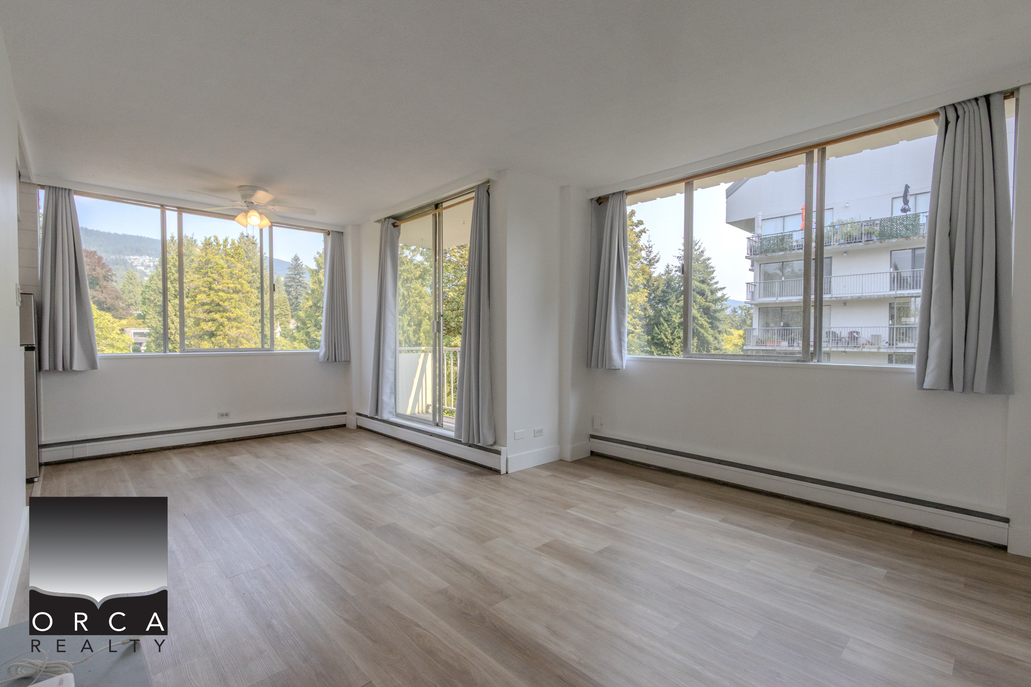 701-1785 Esquimalt Avenue, West Vancouver