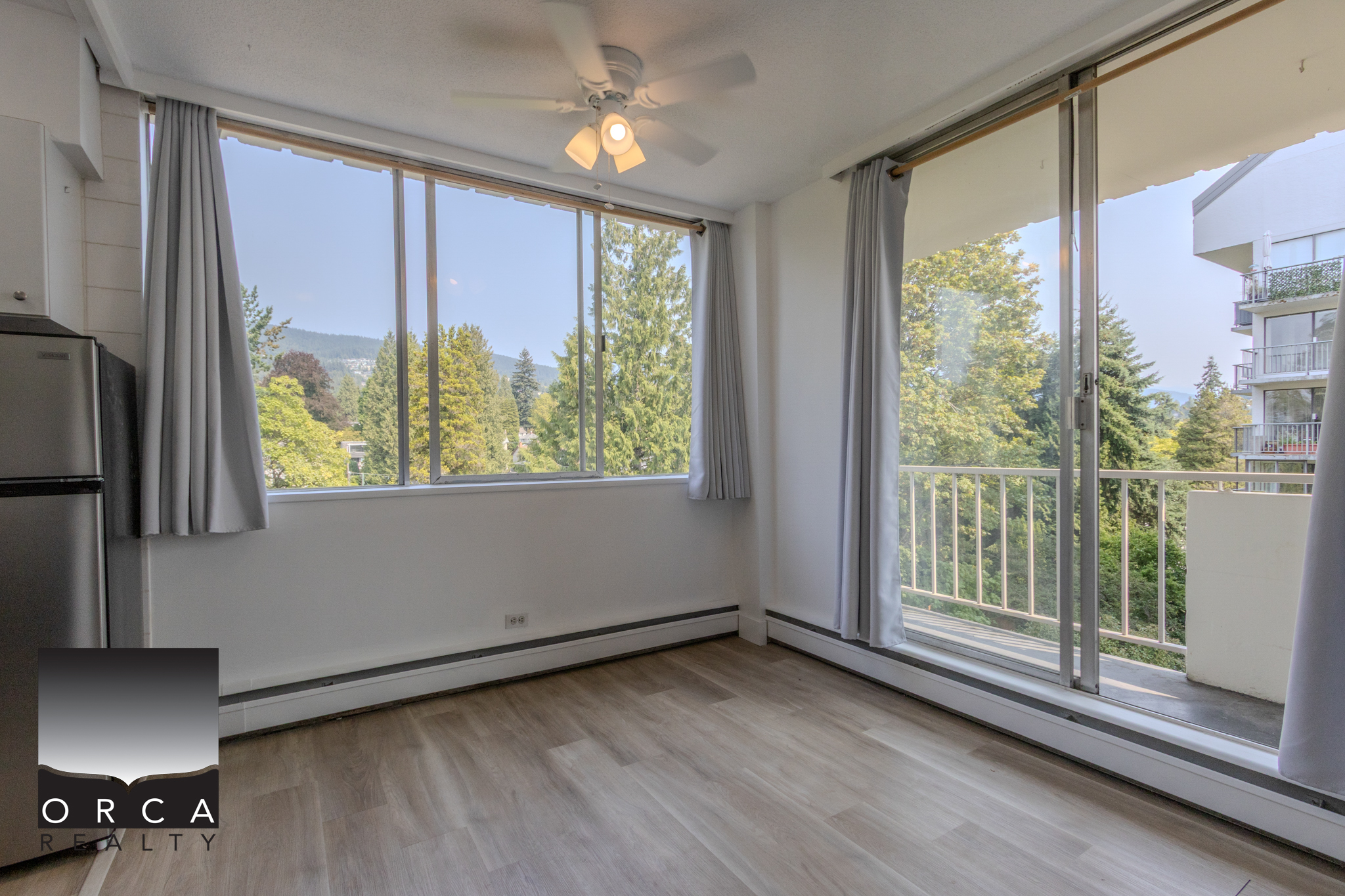 701-1785 Esquimalt Avenue, West Vancouver