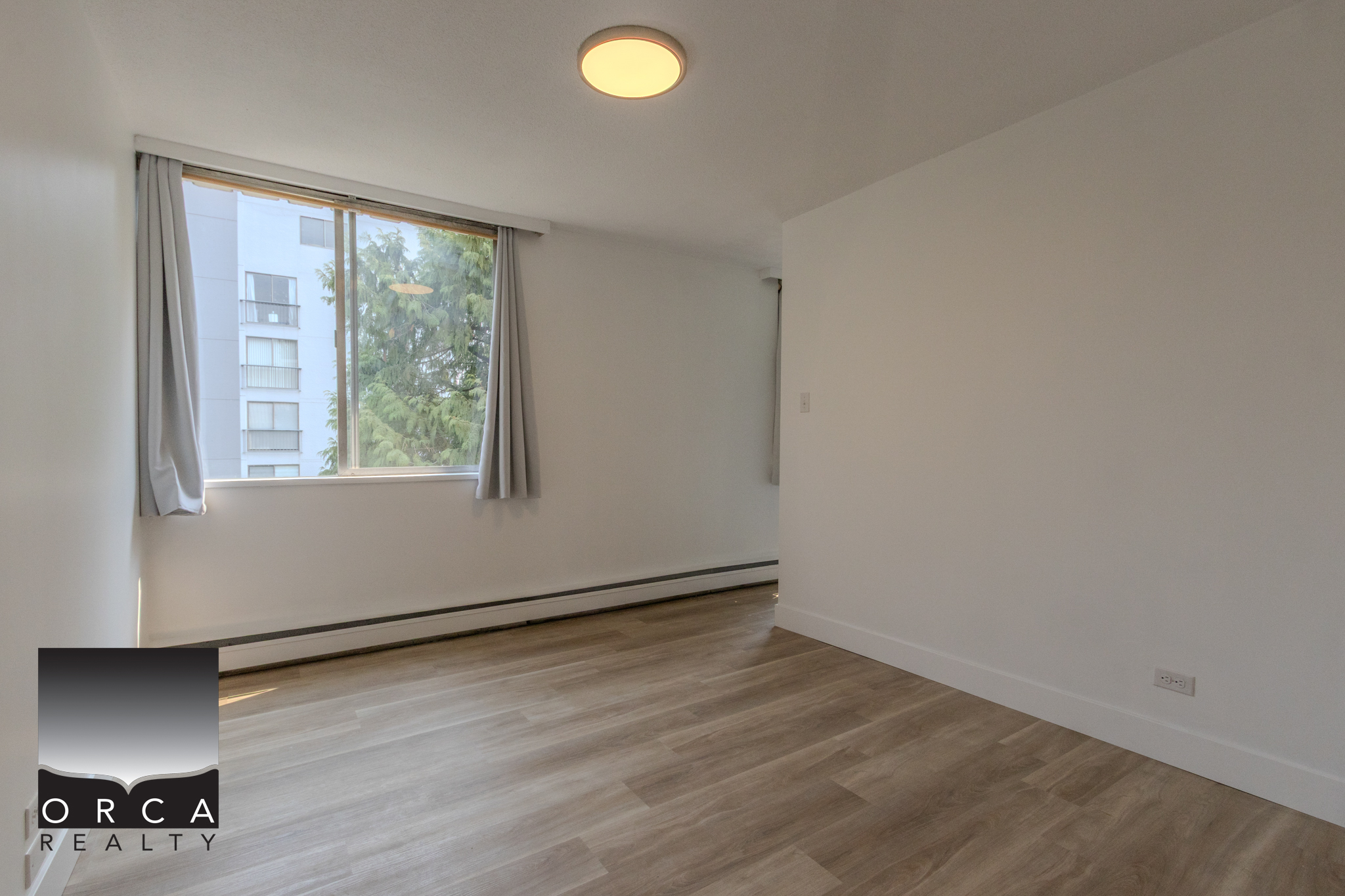 701-1785 Esquimalt Avenue, West Vancouver