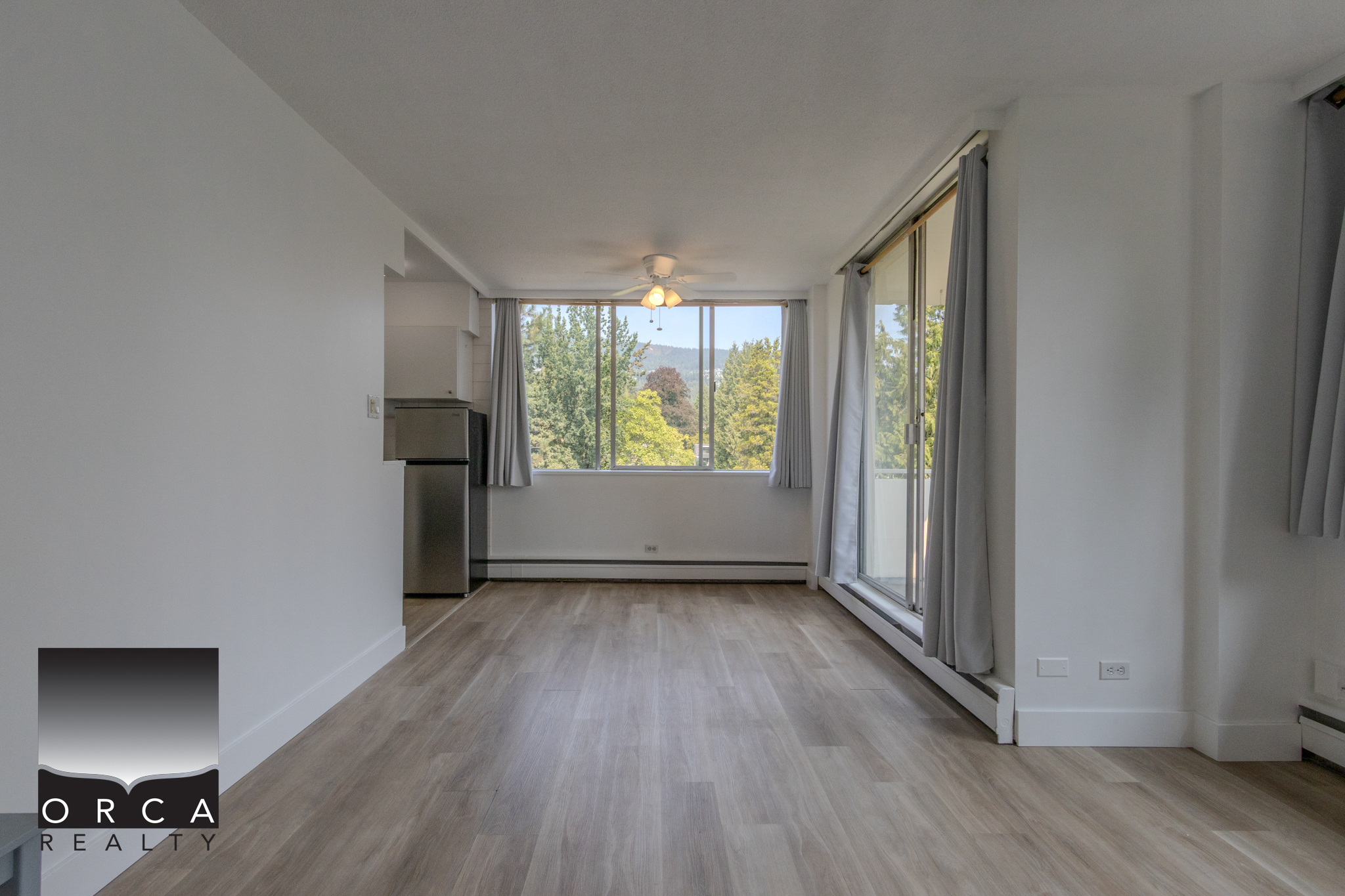 701-1785 Esquimalt Avenue, West Vancouver