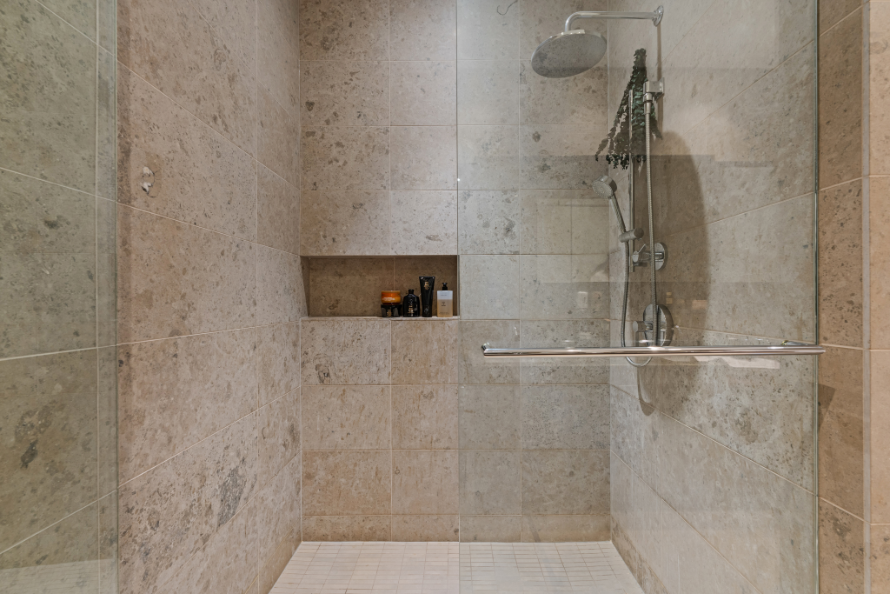 2403-125 East 14th, North Vancouver