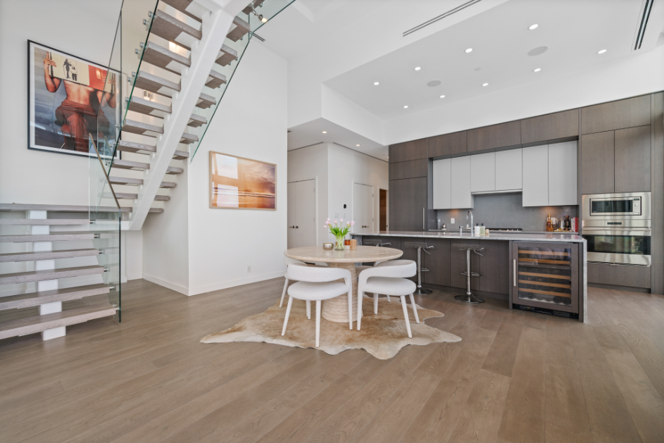 2403-125 East 14th, North Vancouver