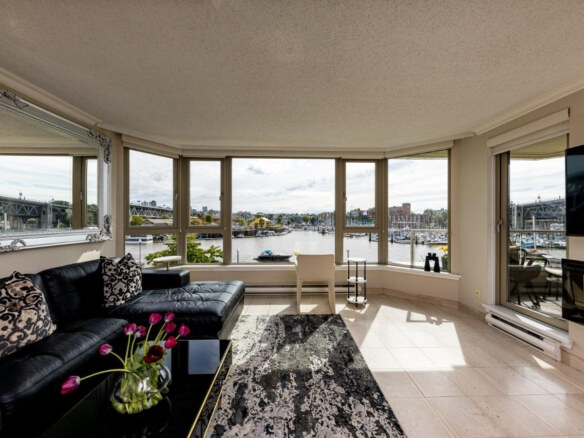 304-1675 Hornby Street, Vancouver