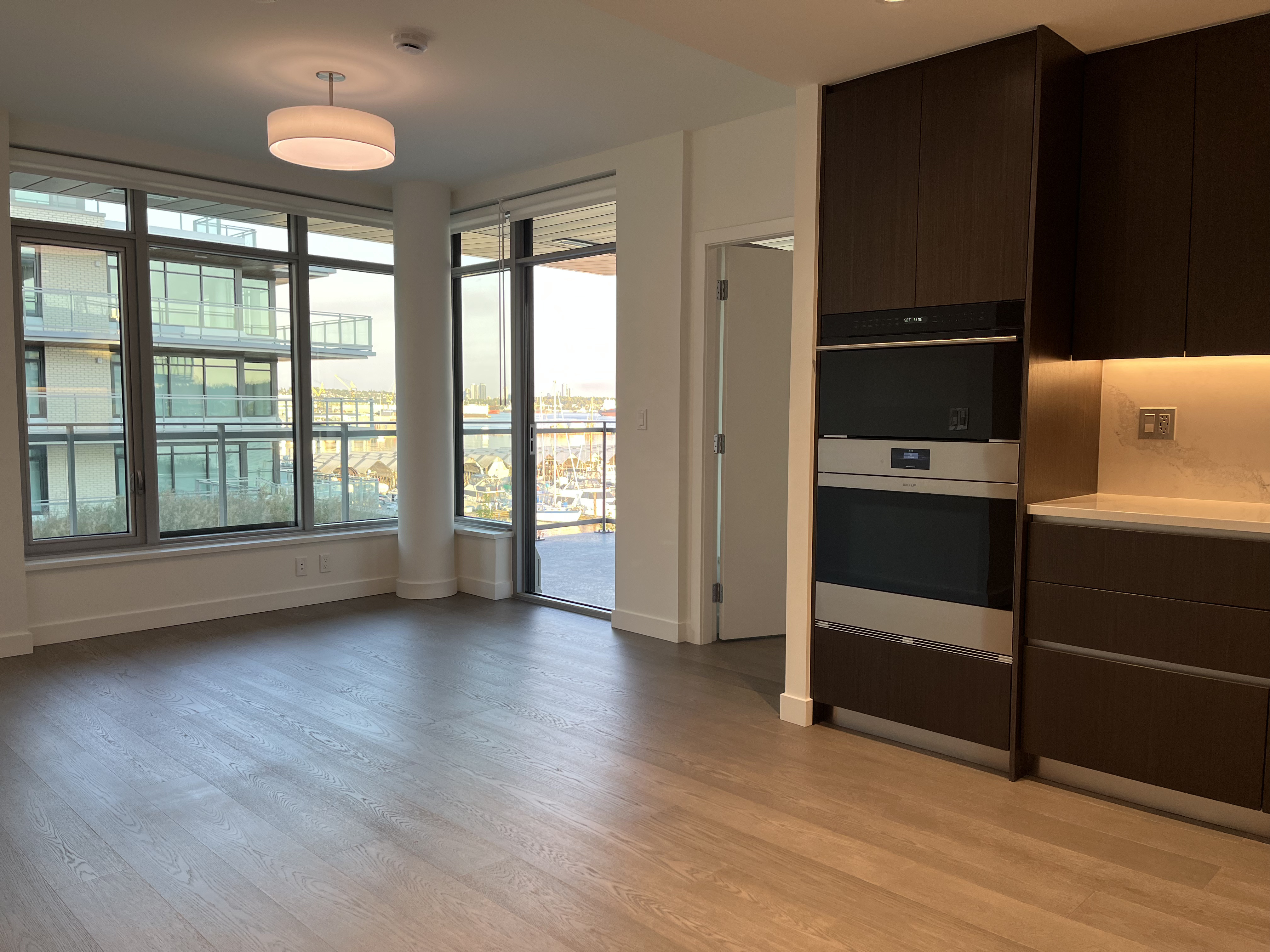 407-785 Harbour Way, North Vancouver