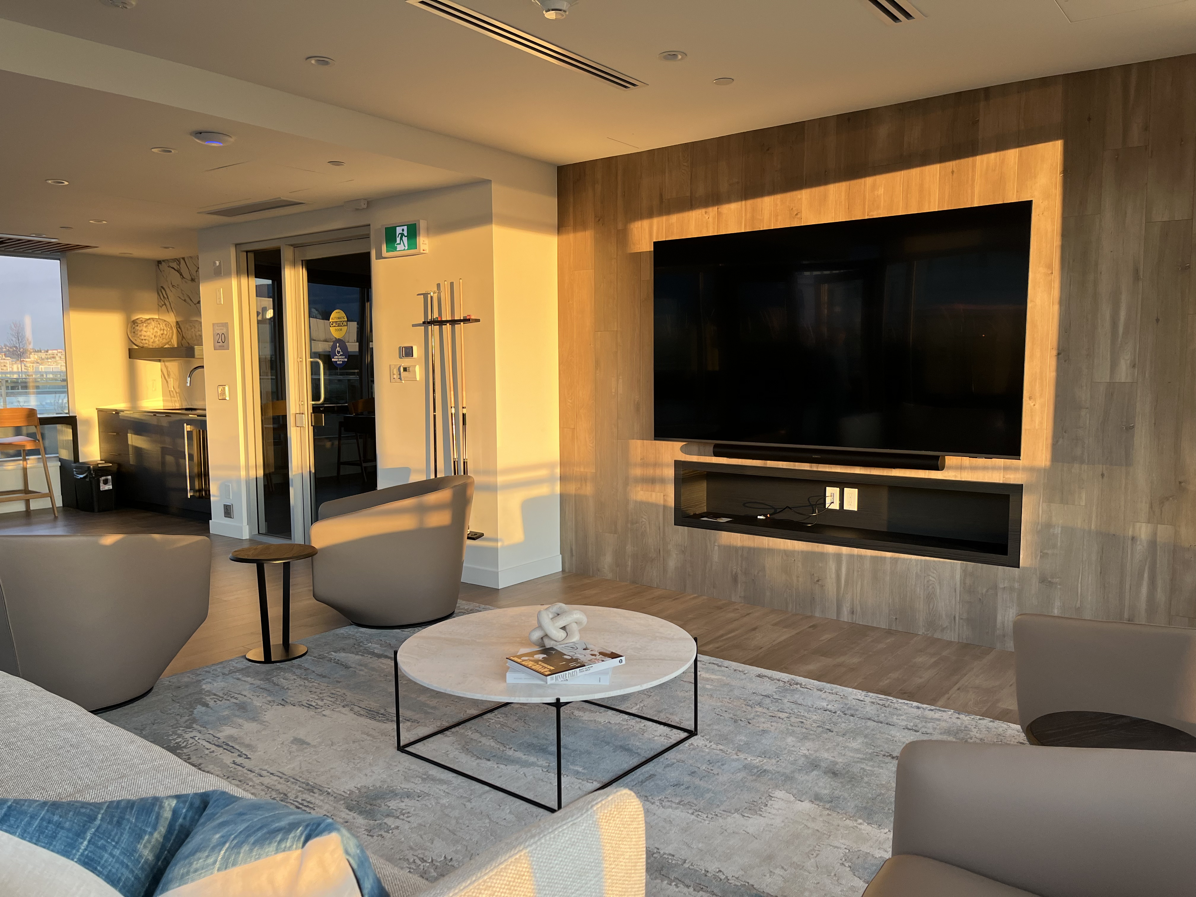 407-785 Harbour Way, North Vancouver