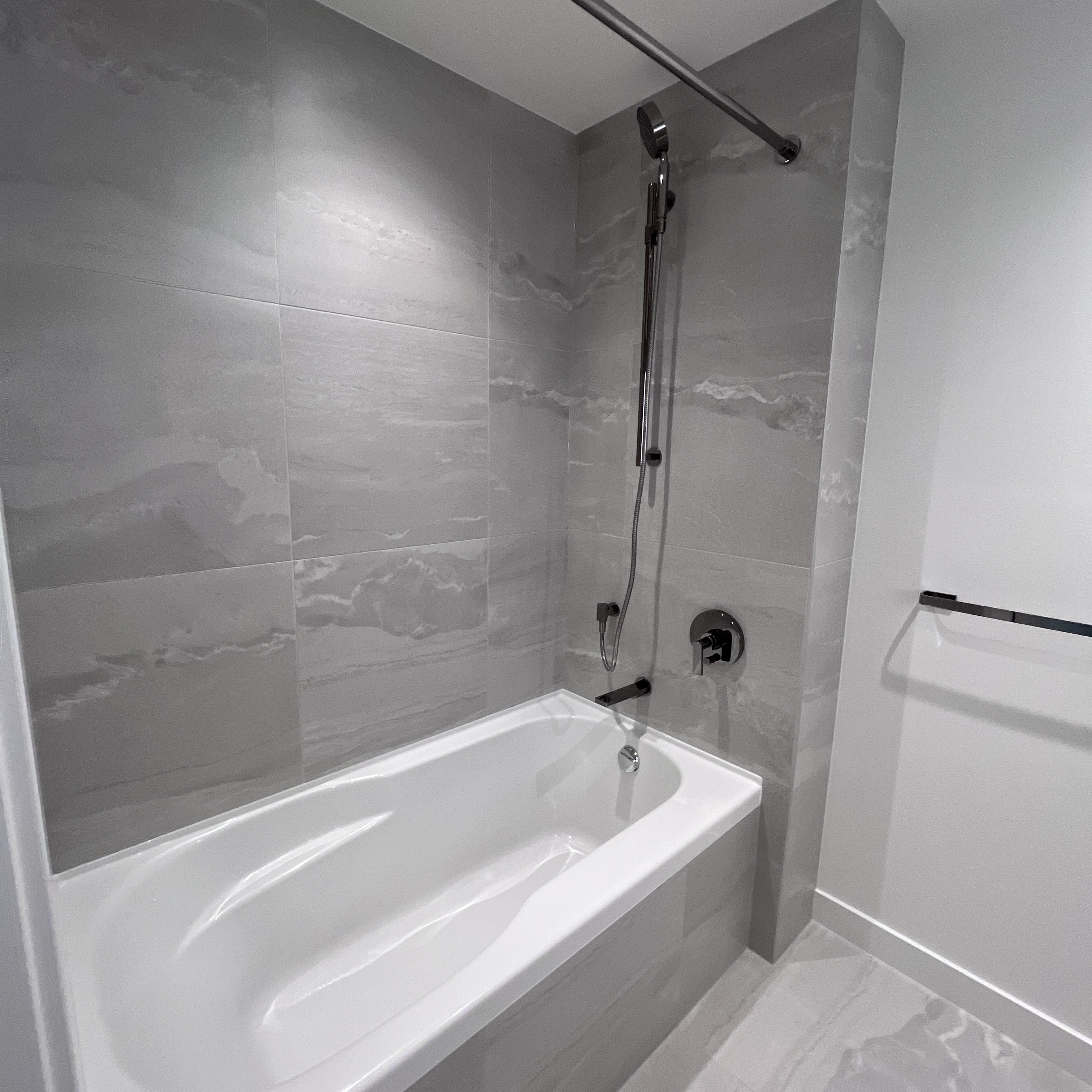 407-785 Harbour Way, North Vancouver