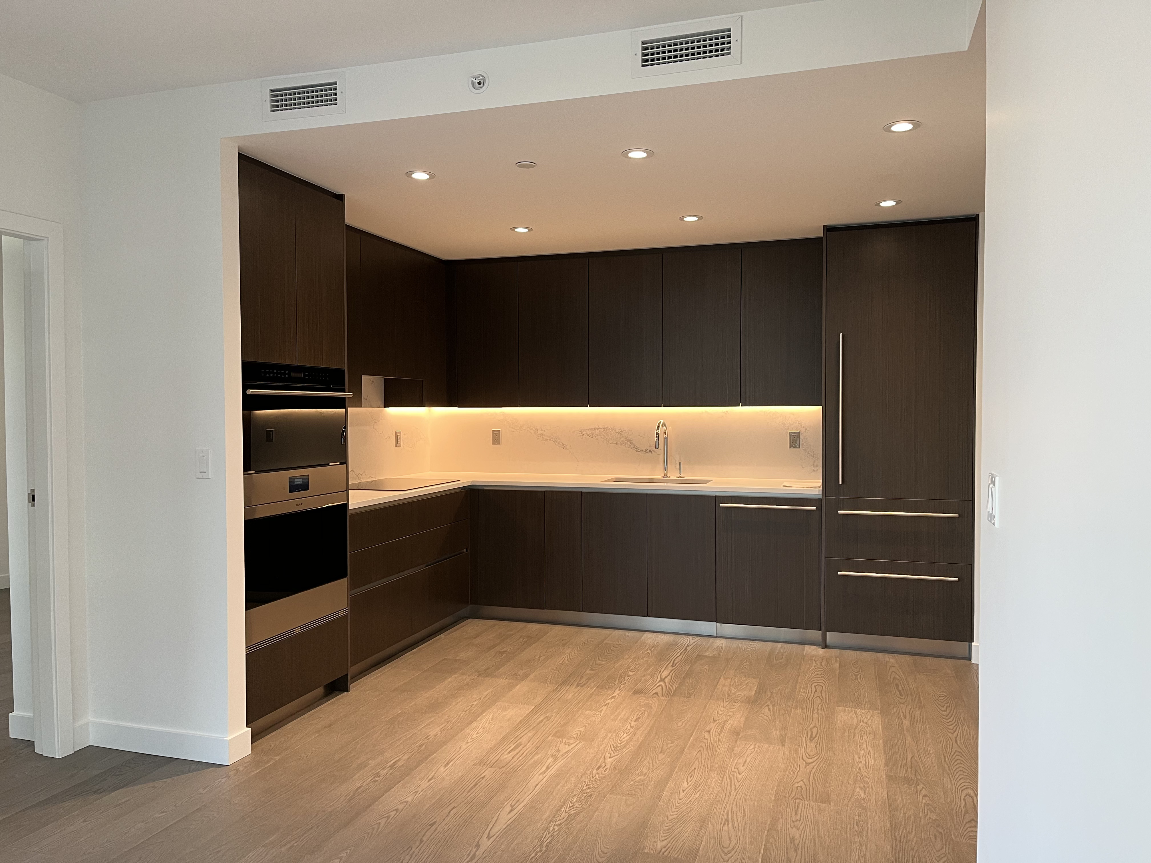 407-785 Harbour Way, North Vancouver