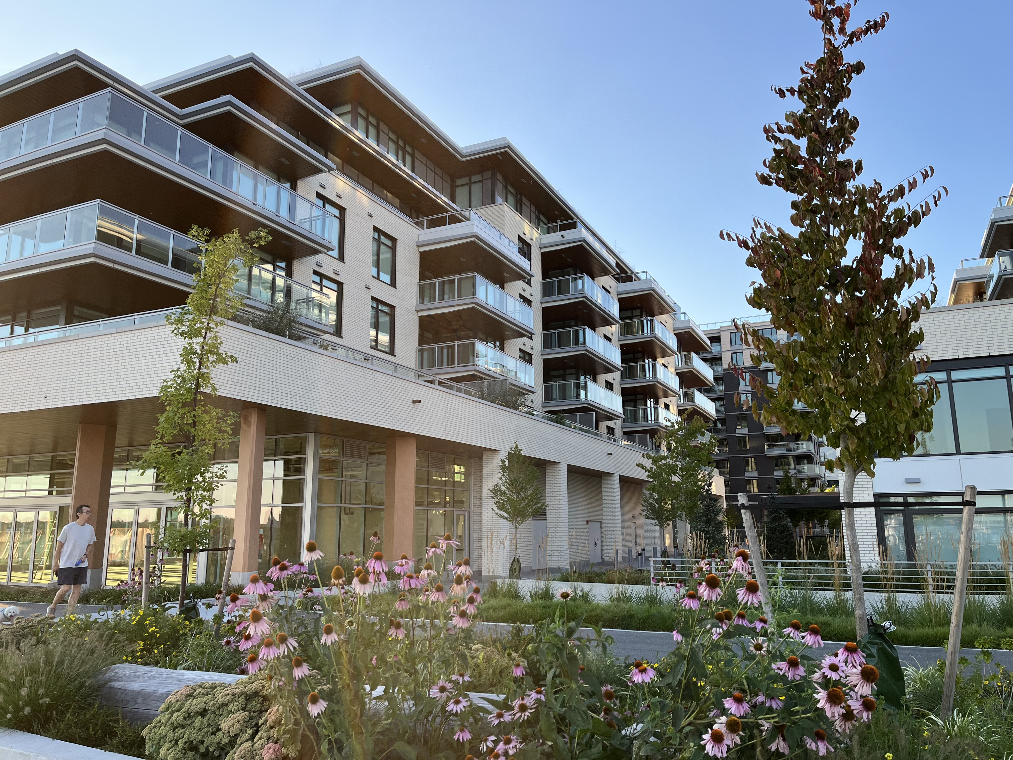 407-785 Harbour Way, North Vancouver