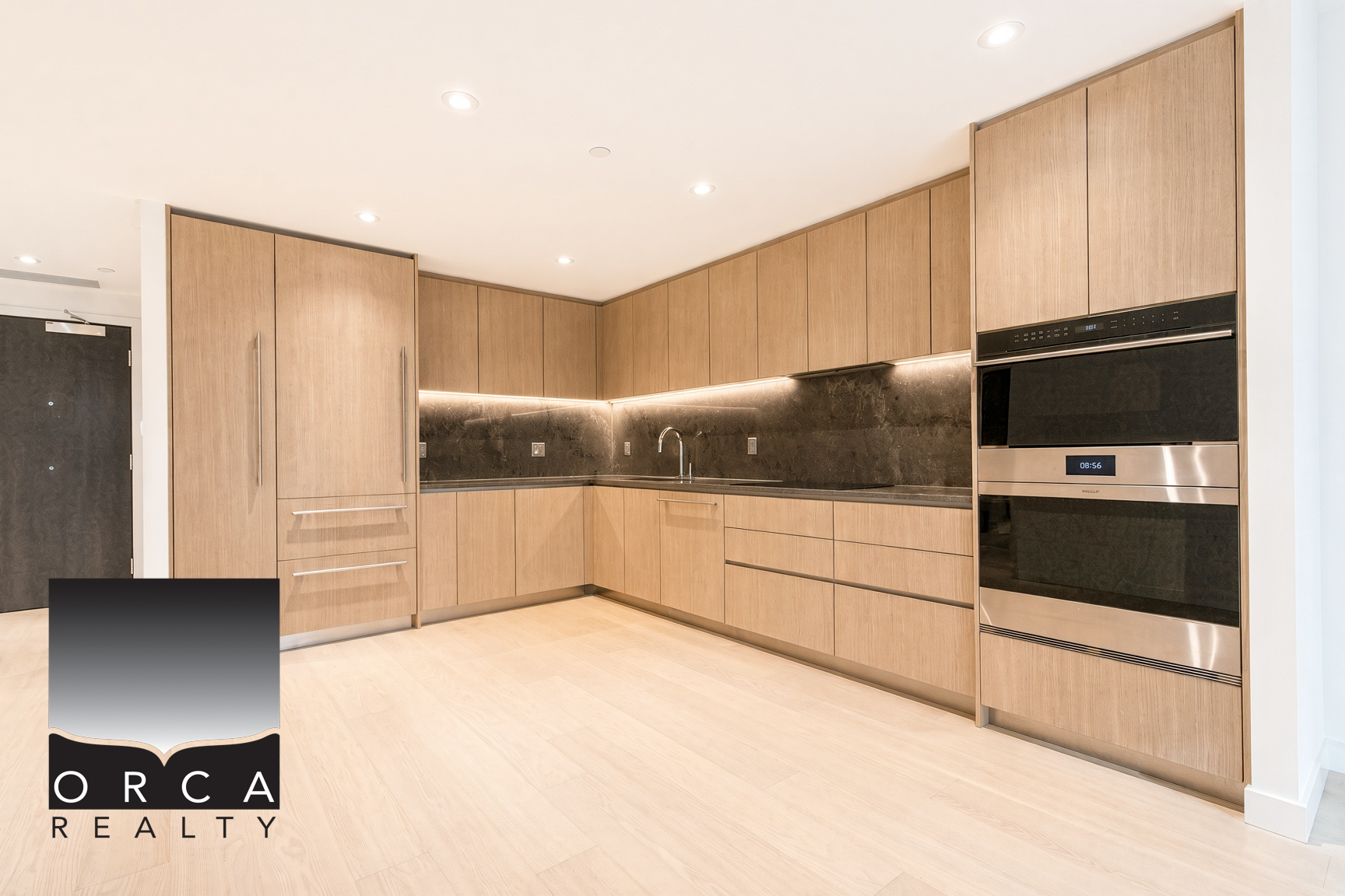 201-777 Harbour Way, North Vancouver
