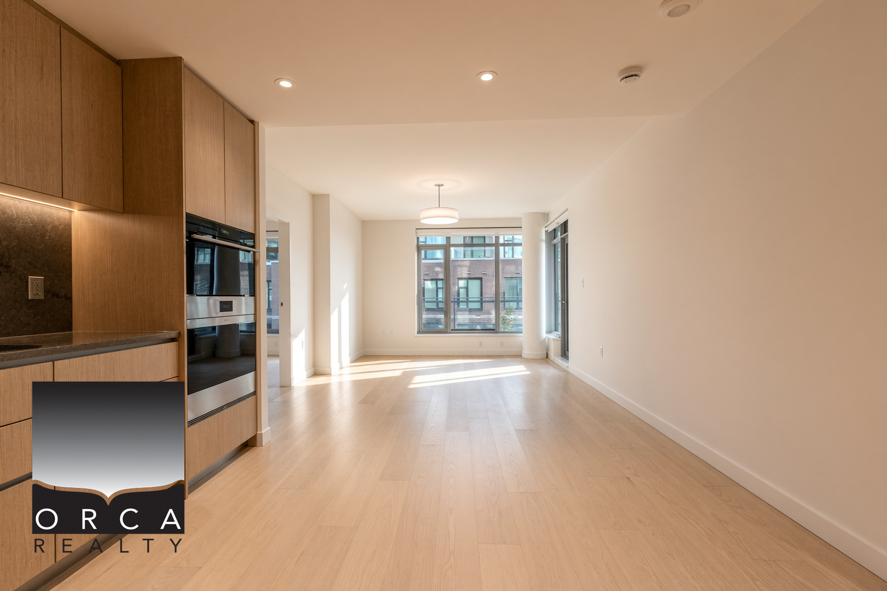 201-777 Harbour Way, North Vancouver
