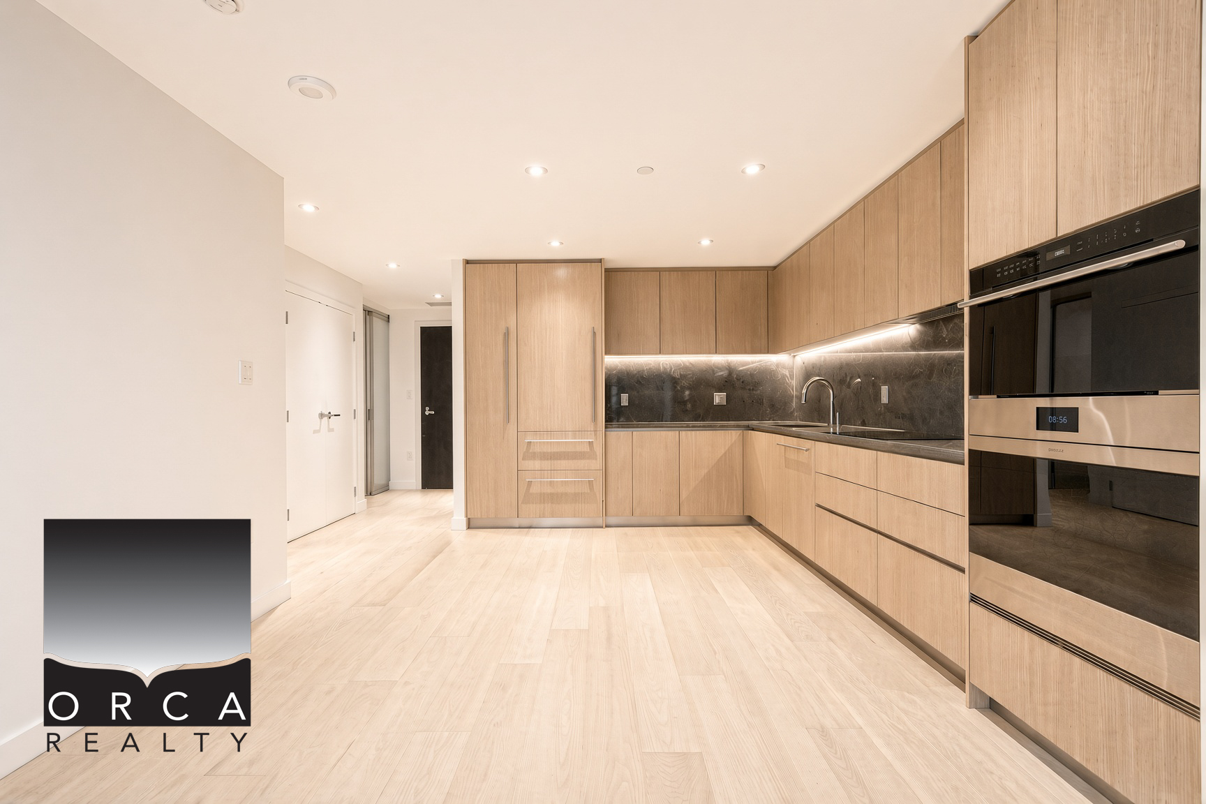 201-777 Harbour Way, North Vancouver