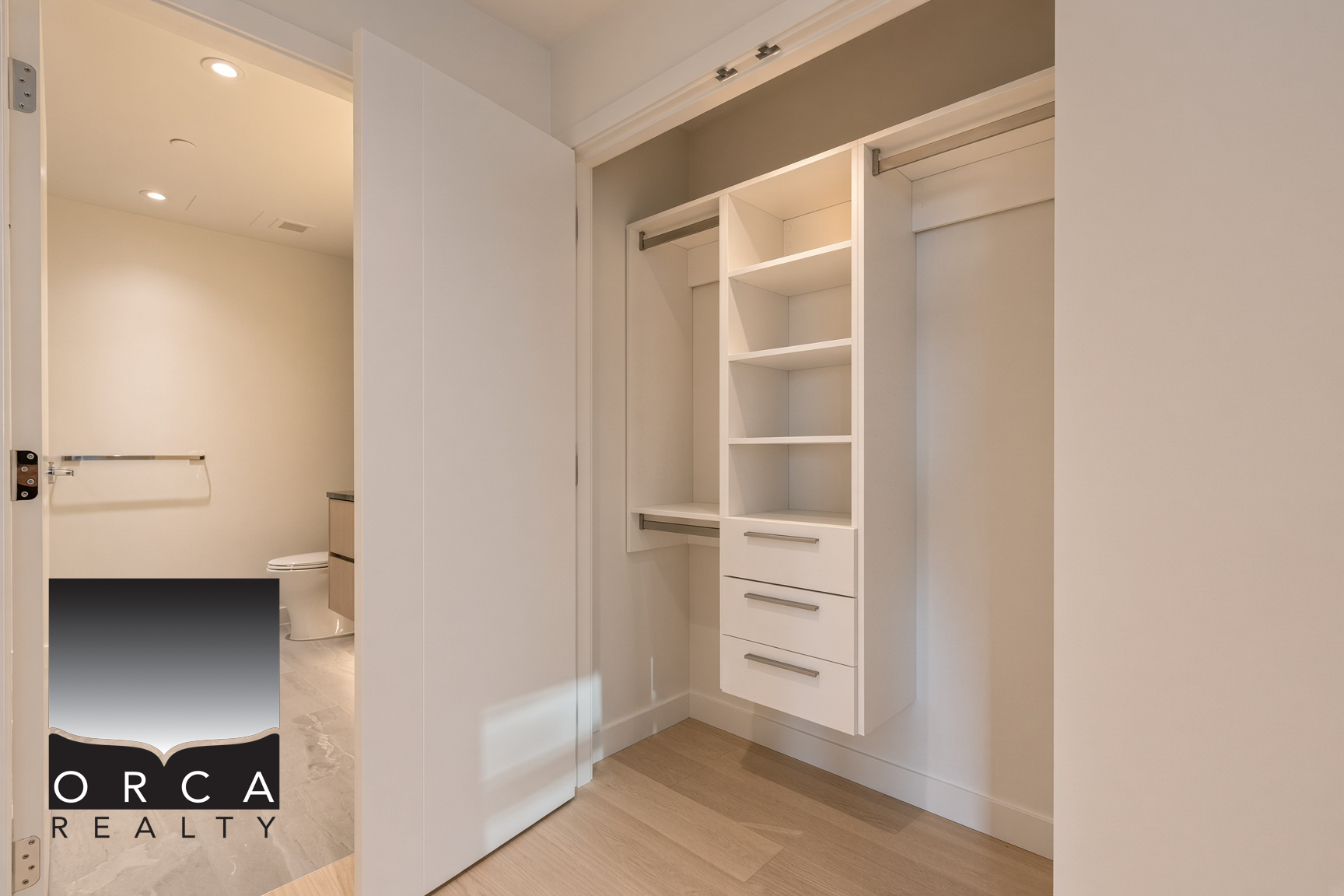 201-777 Harbour Way, North Vancouver