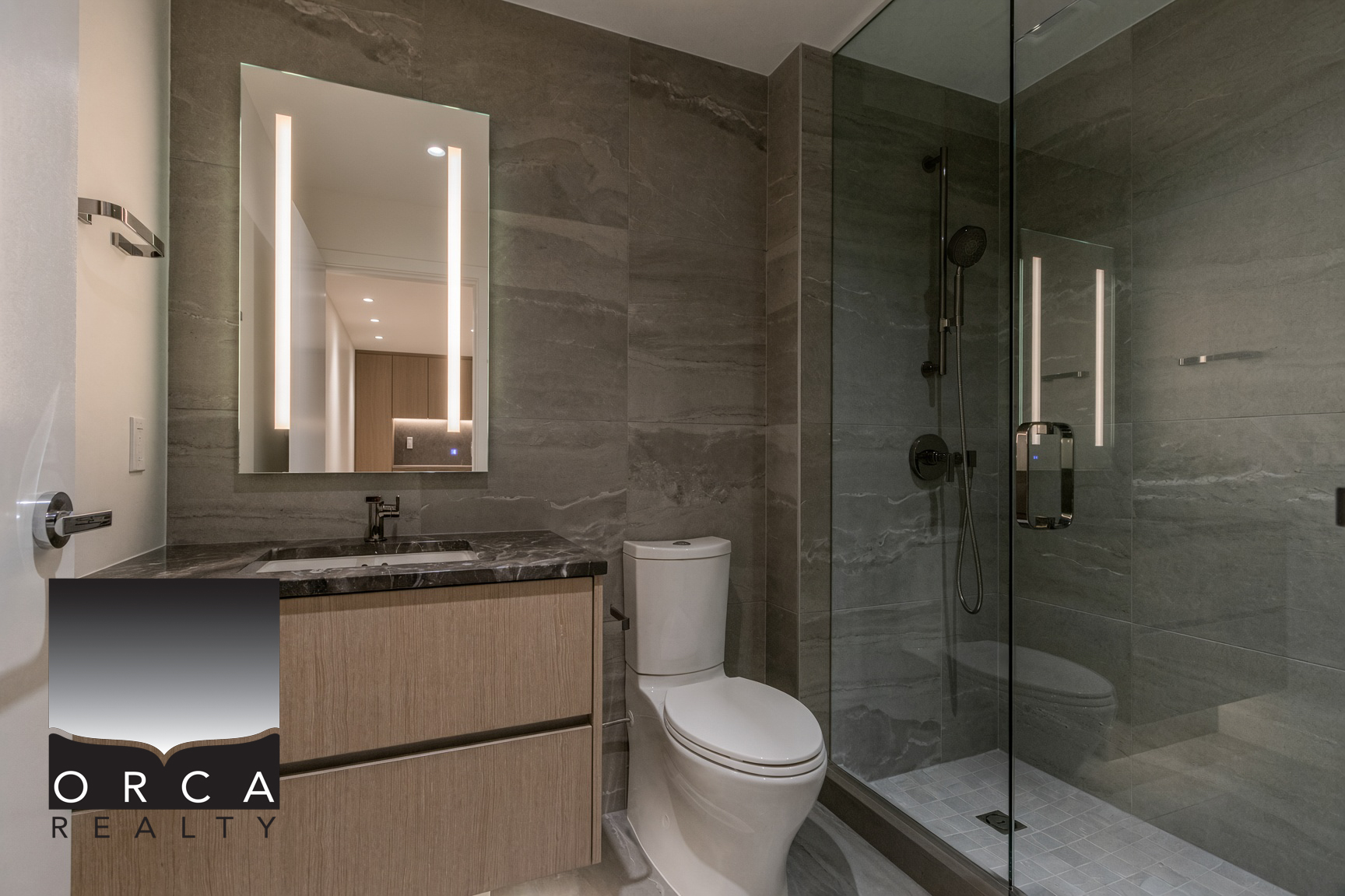 201-777 Harbour Way, North Vancouver