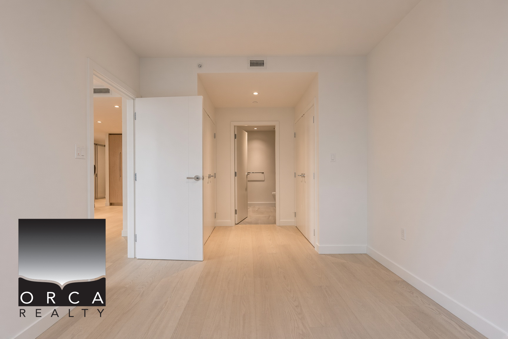 201-777 Harbour Way, North Vancouver