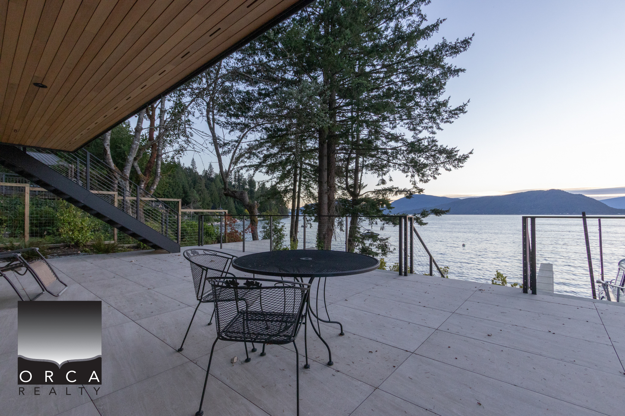 8885 Lawrence Way, West Vancouver