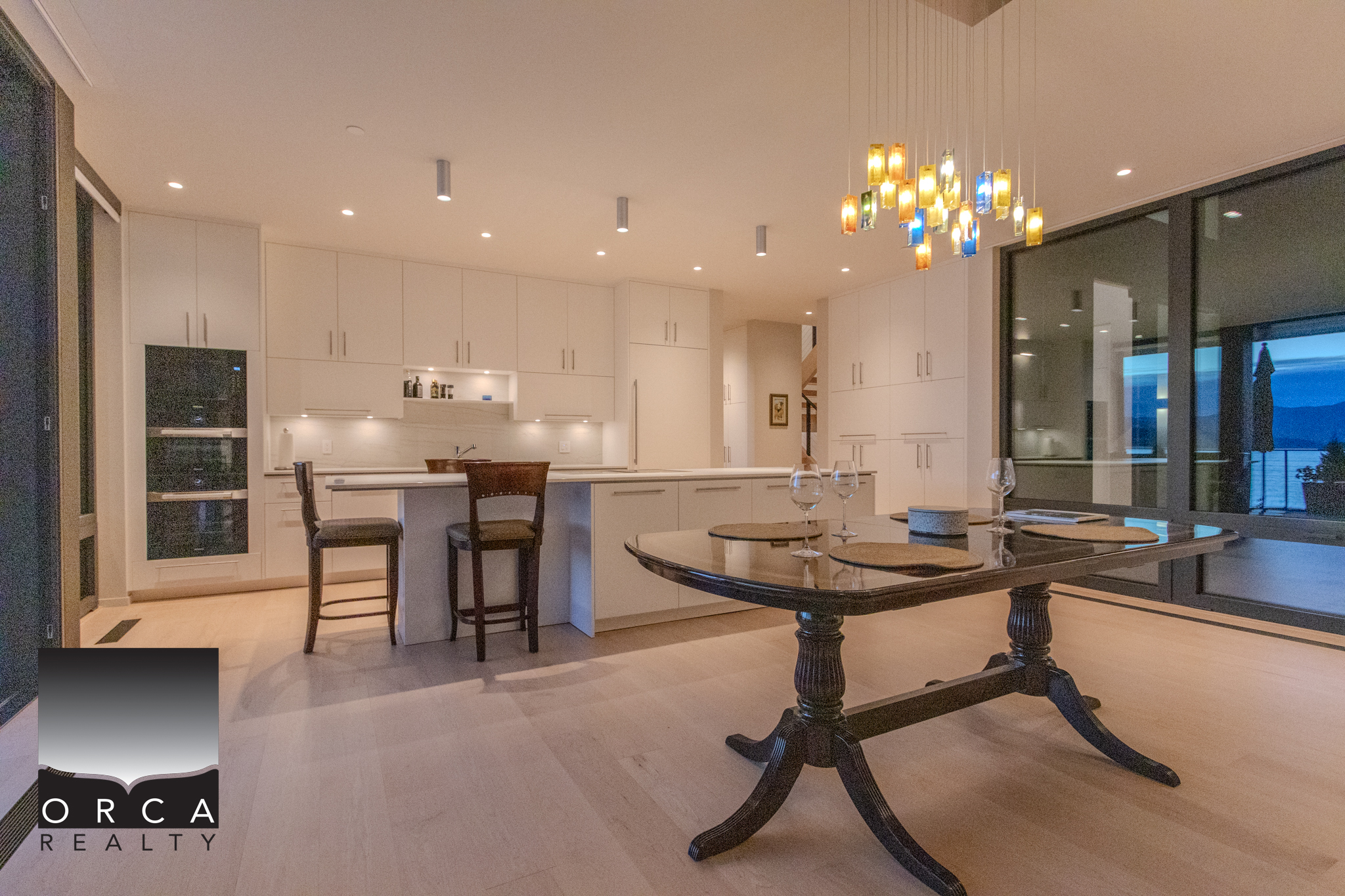 8885 Lawrence Way, West Vancouver