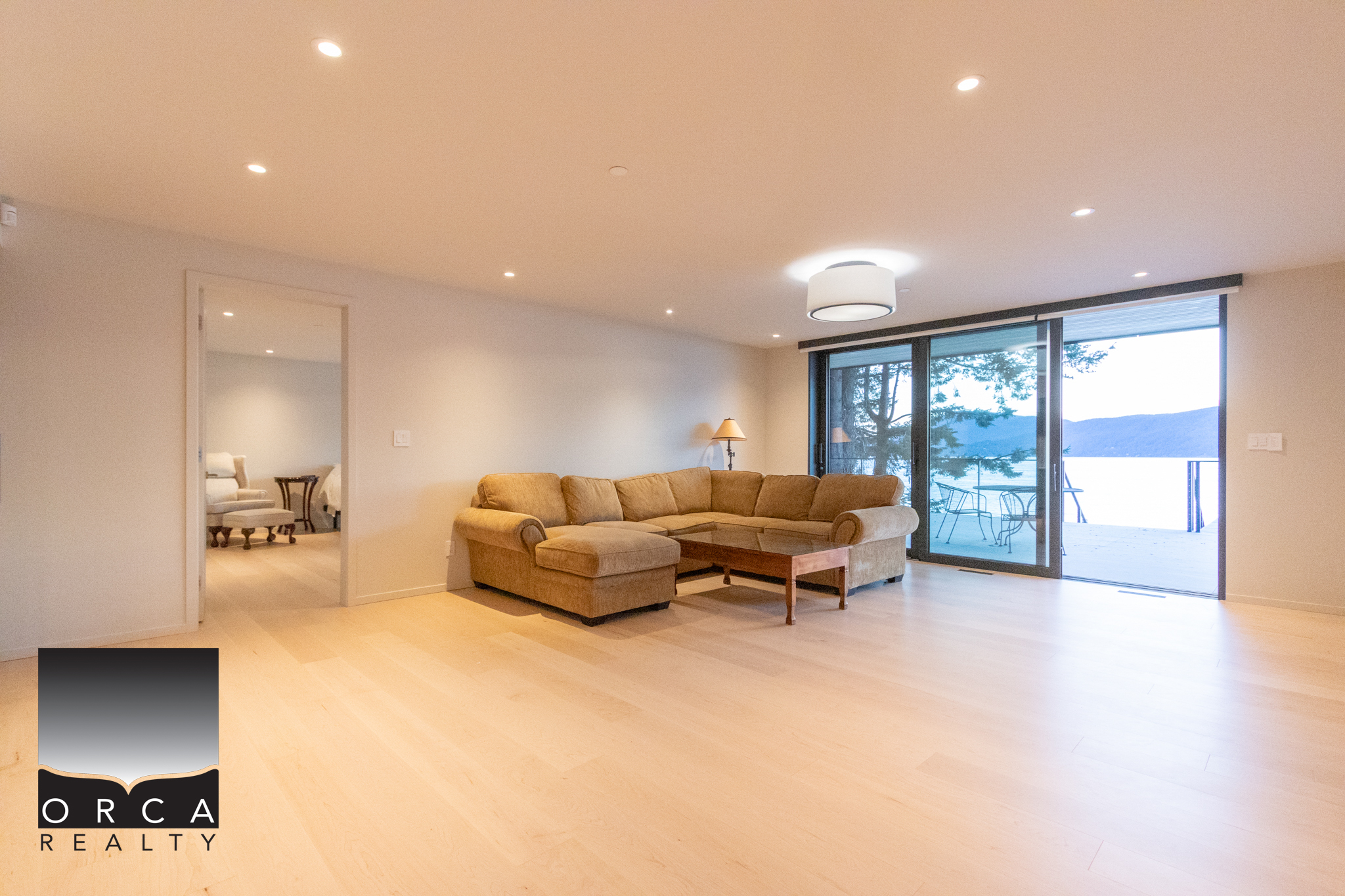 8885 Lawrence Way, West Vancouver
