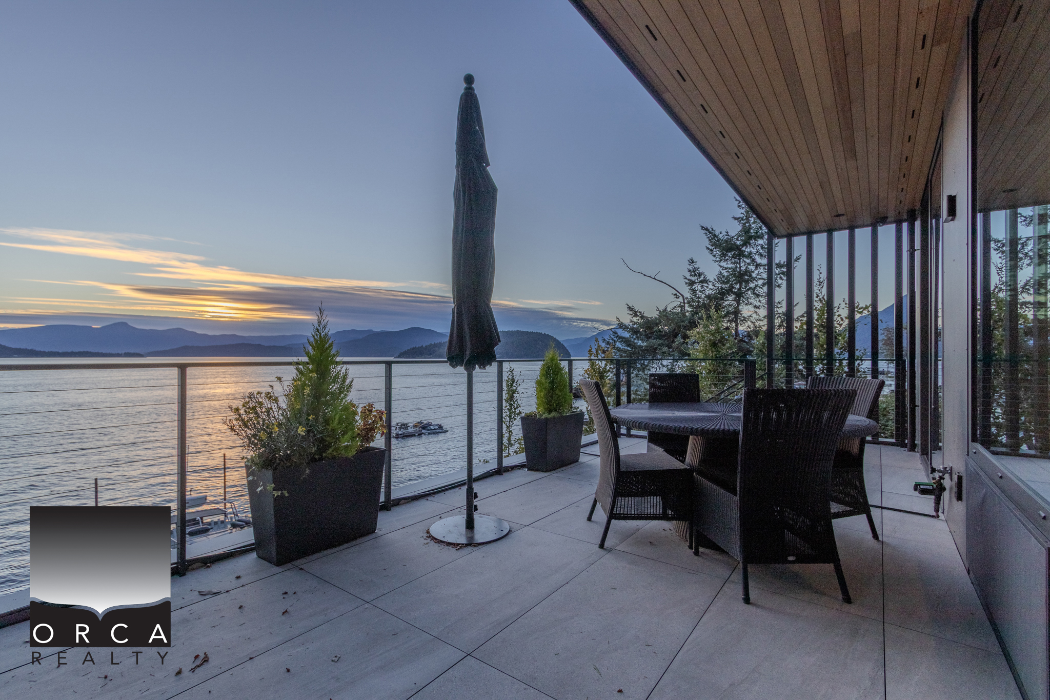 8885 Lawrence Way, West Vancouver