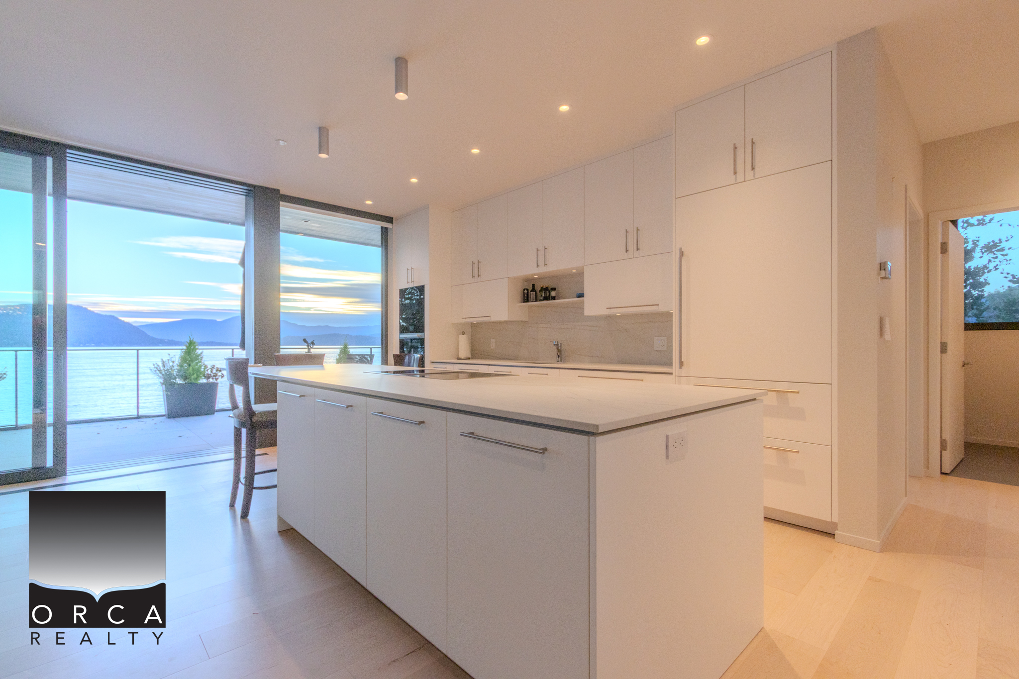 8885 Lawrence Way, West Vancouver