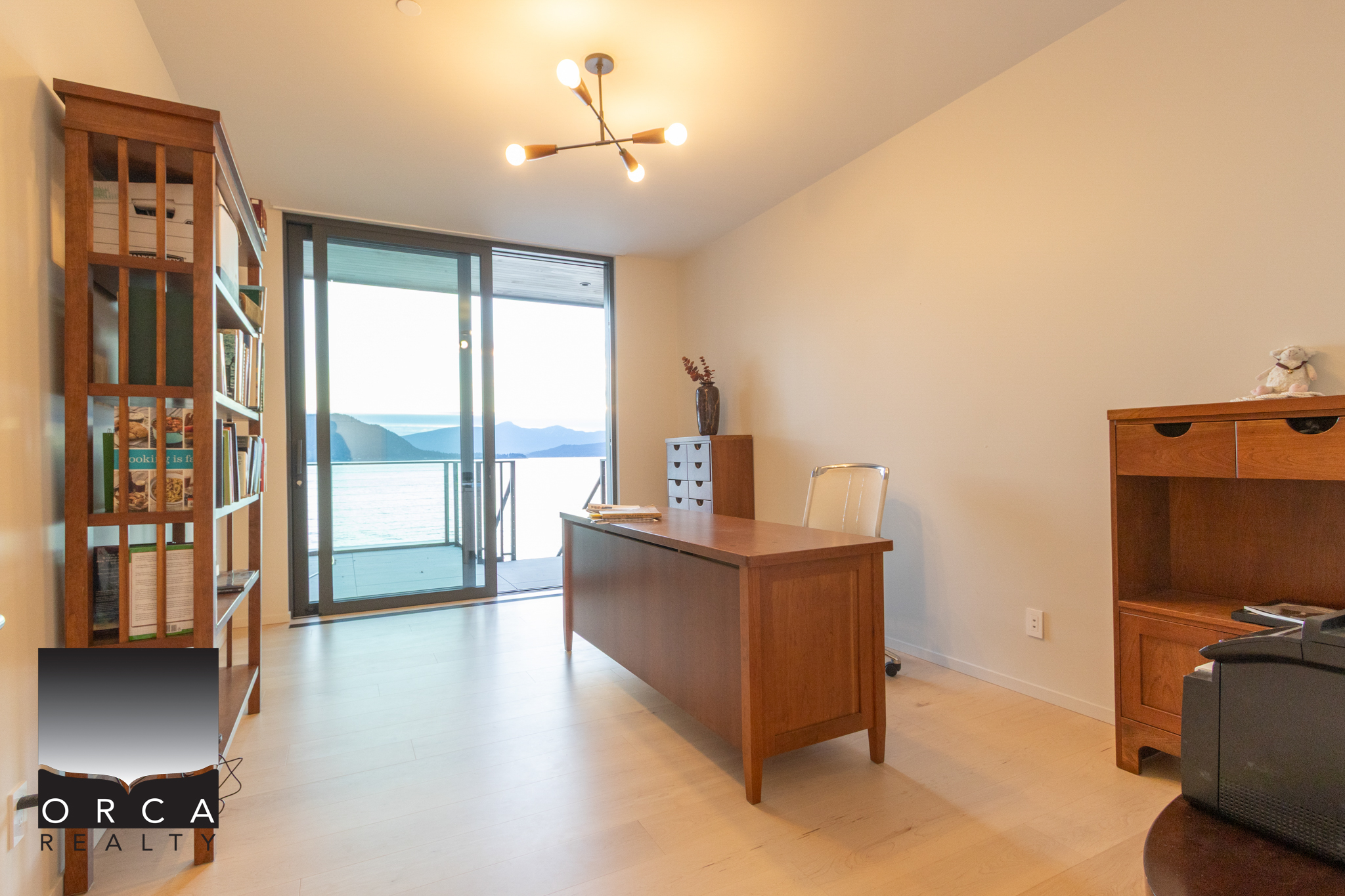 8885 Lawrence Way, West Vancouver