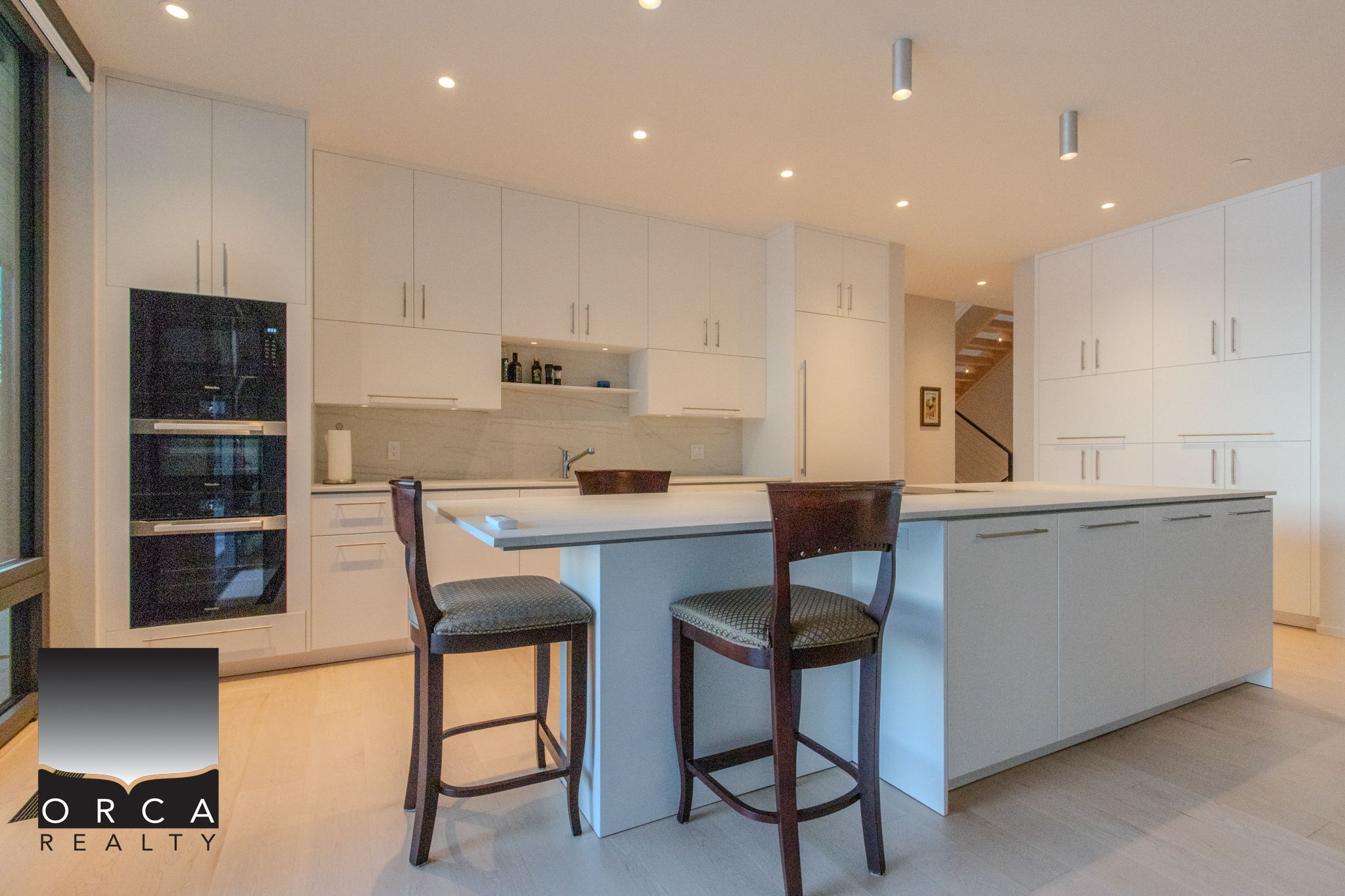 8885 Lawrence Way, West Vancouver