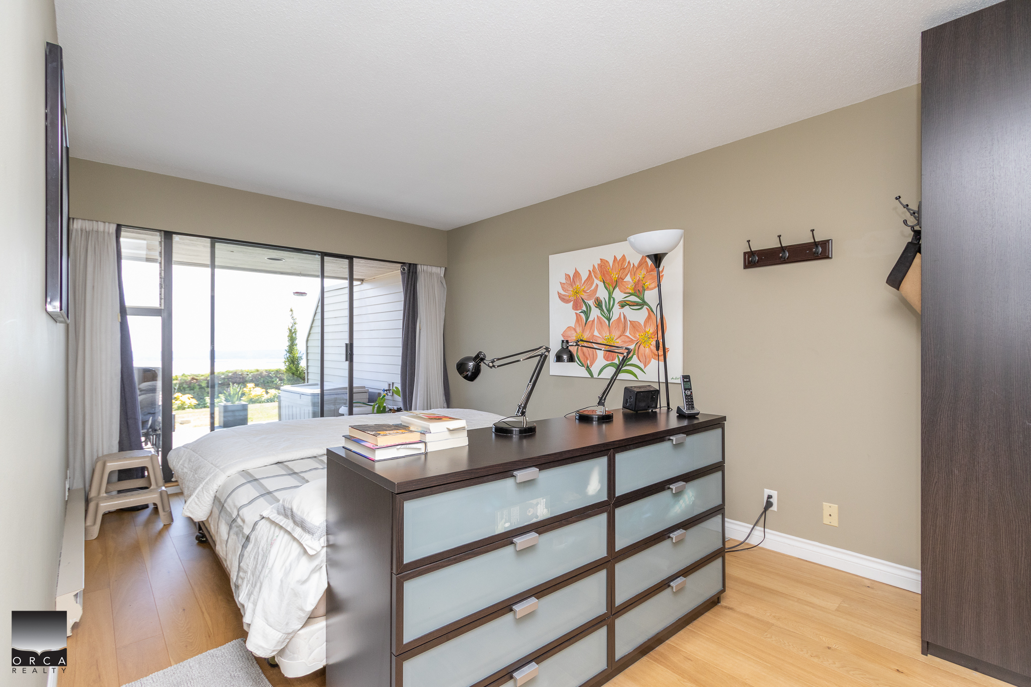 11-2246 Folkstone Way, West Vancouver