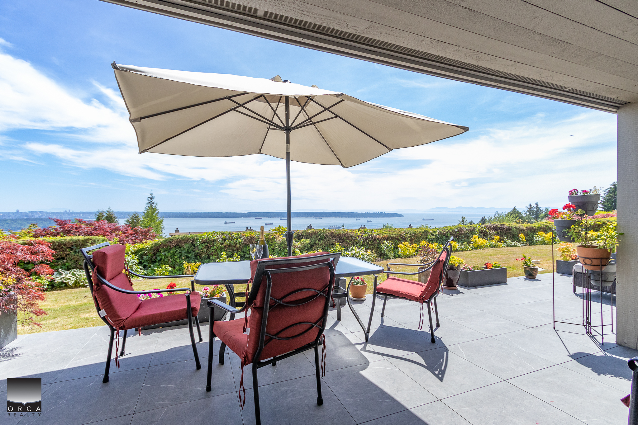 11-2246 Folkstone Way, West Vancouver
