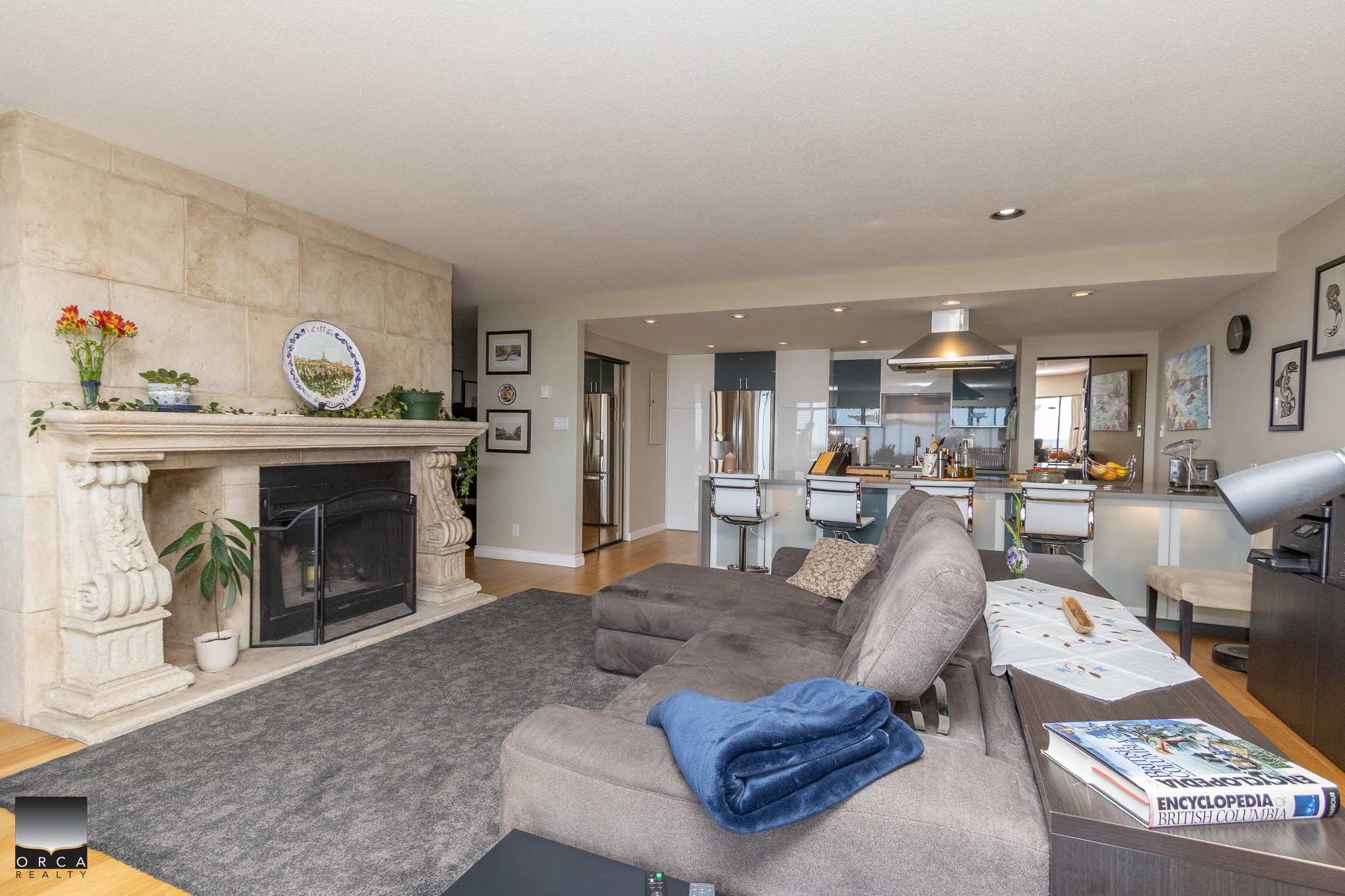 11-2246 Folkstone Way, West Vancouver