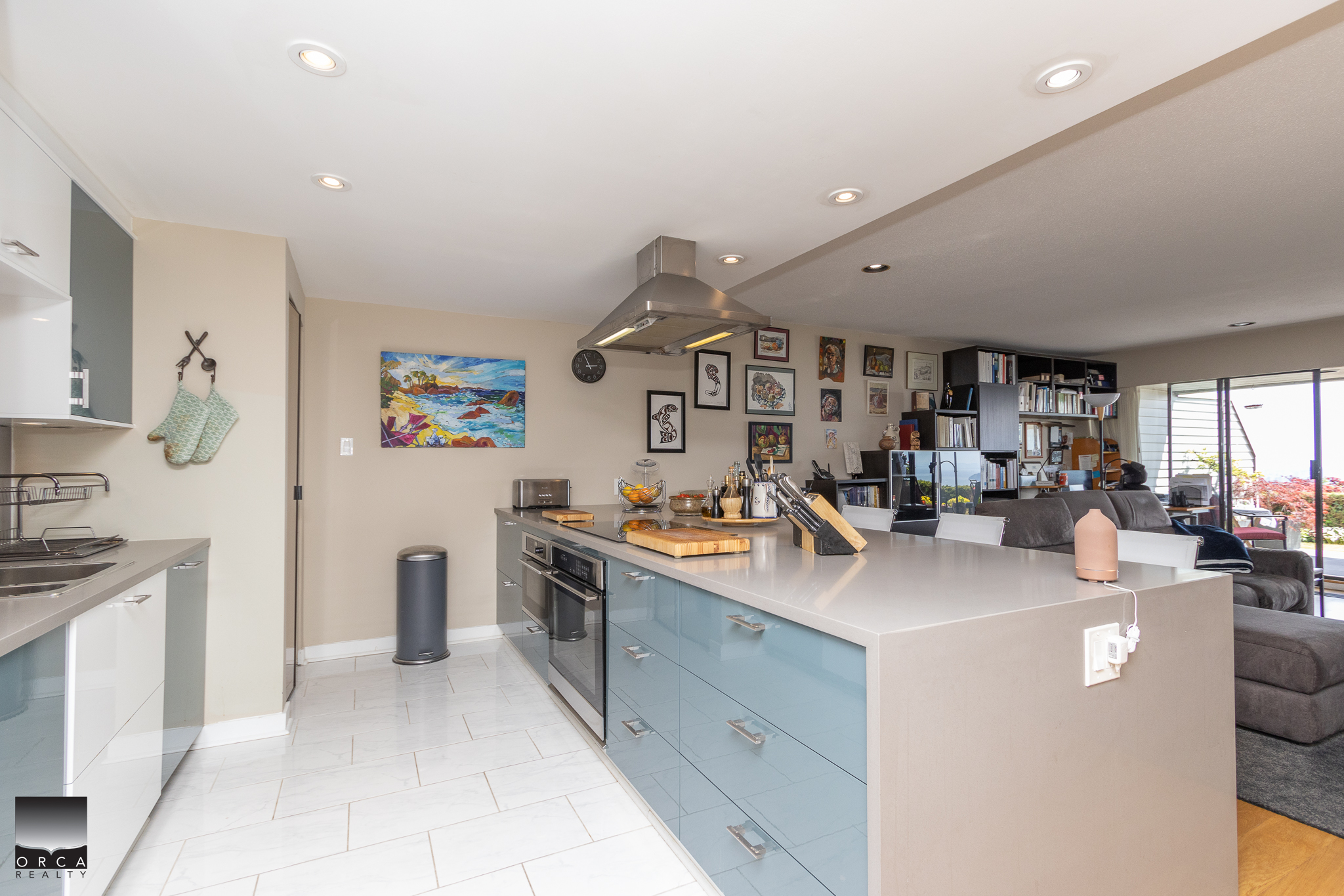 11-2246 Folkstone Way, West Vancouver