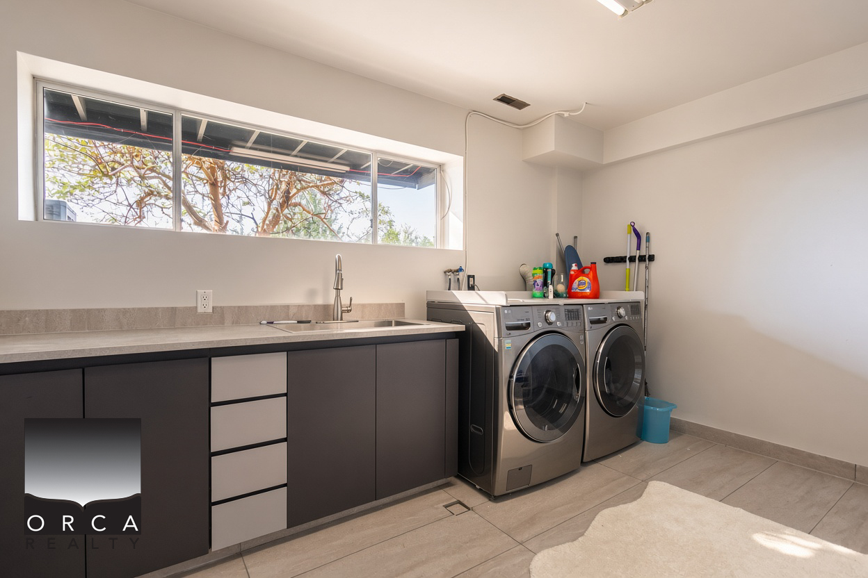 325 Kelvin Grove Way, Lions Bay