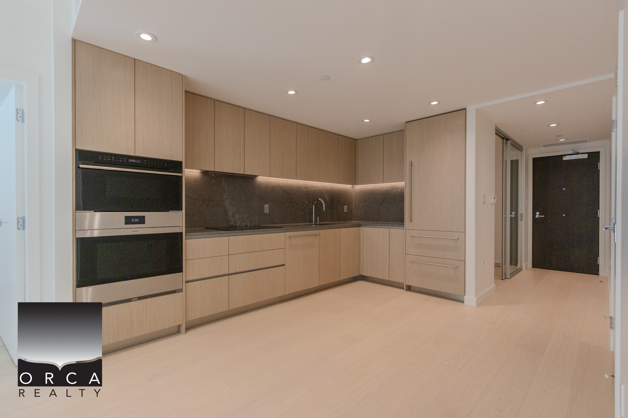 410-777 Harbour Way, North Vancouver
