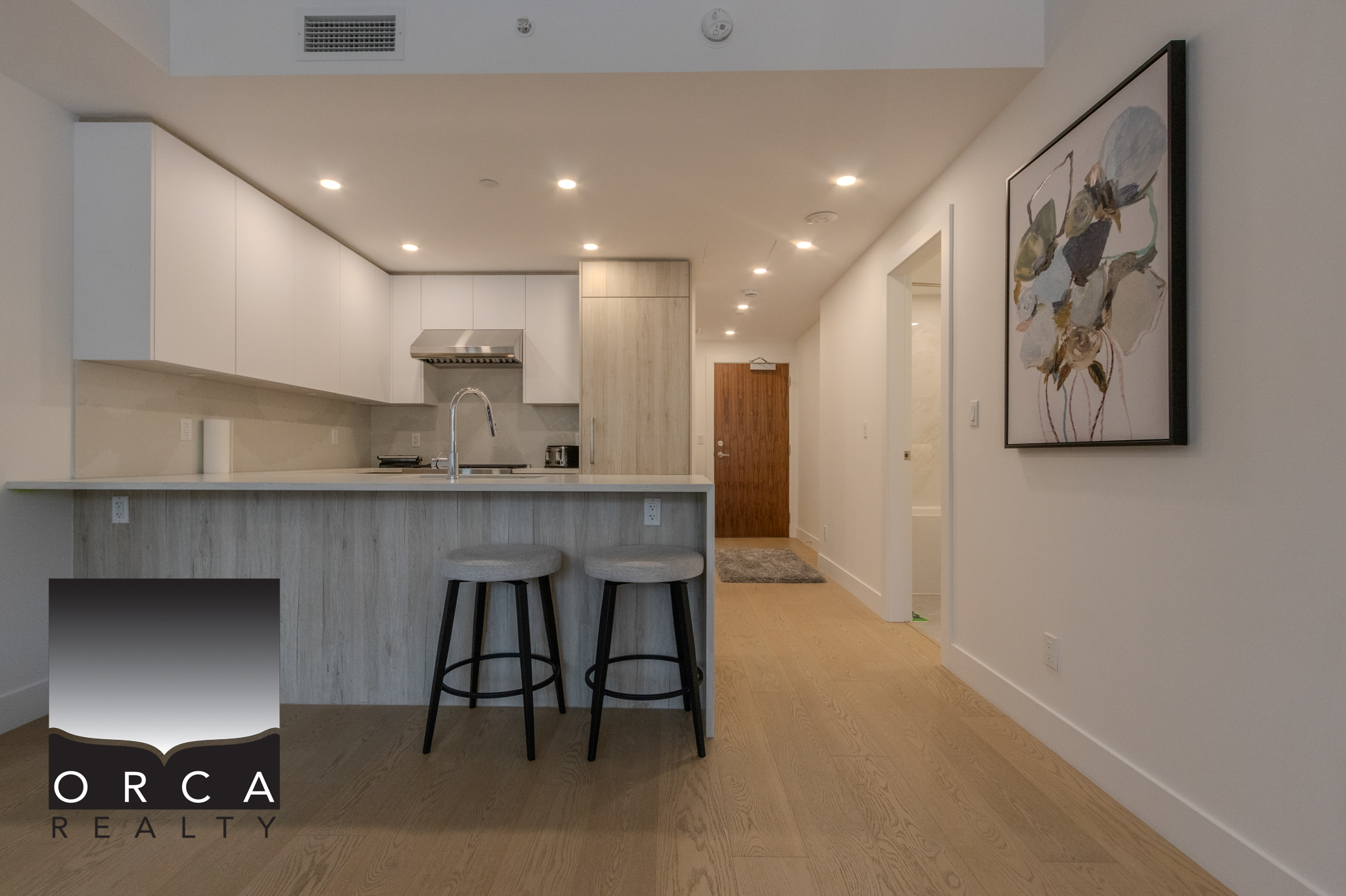 303-423 6th Street, West Vancouver