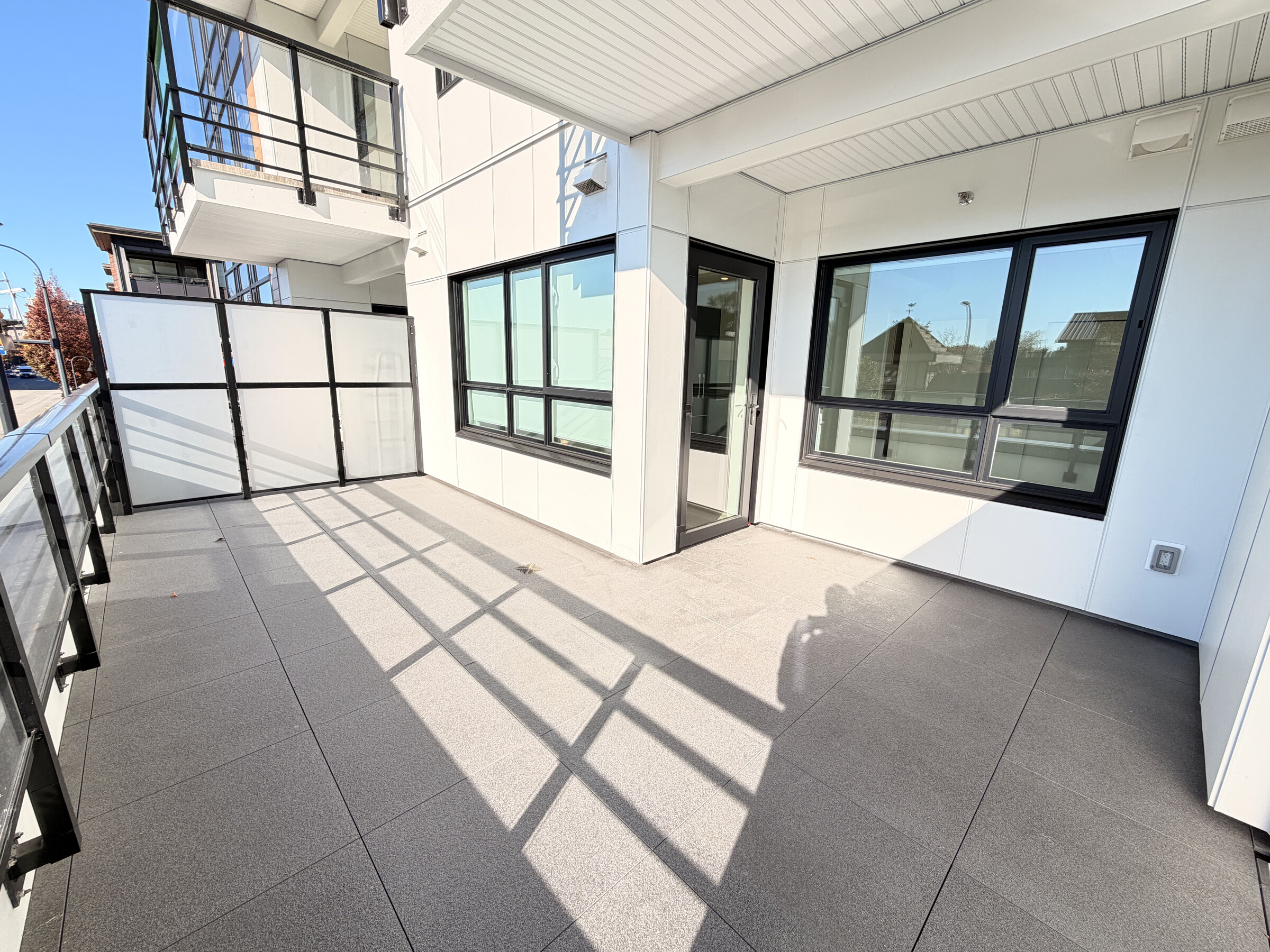 208-1616 Lloyd Avenue, North Vancouver