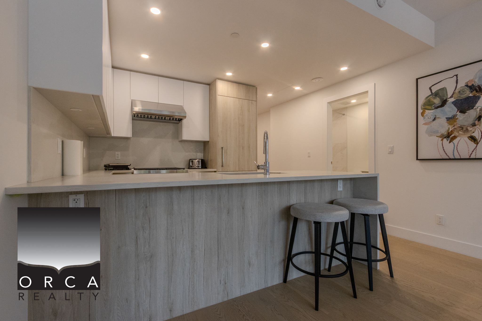 303-423 6th Street, West Vancouver