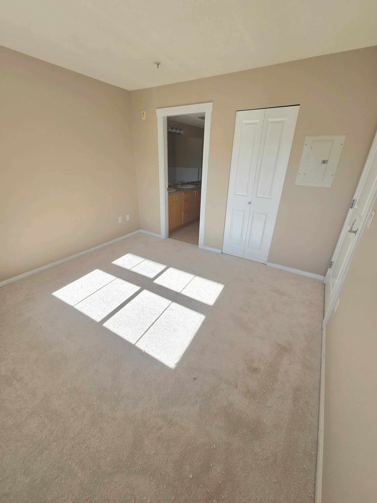 309-9098 Halston Court