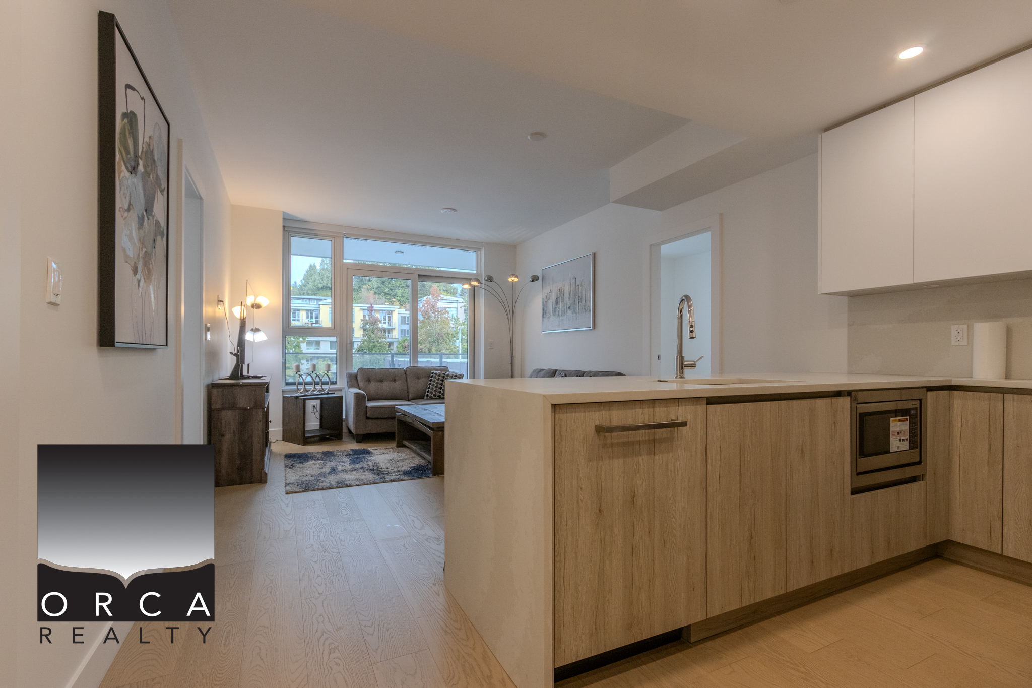 303-423 6th Street, West Vancouver