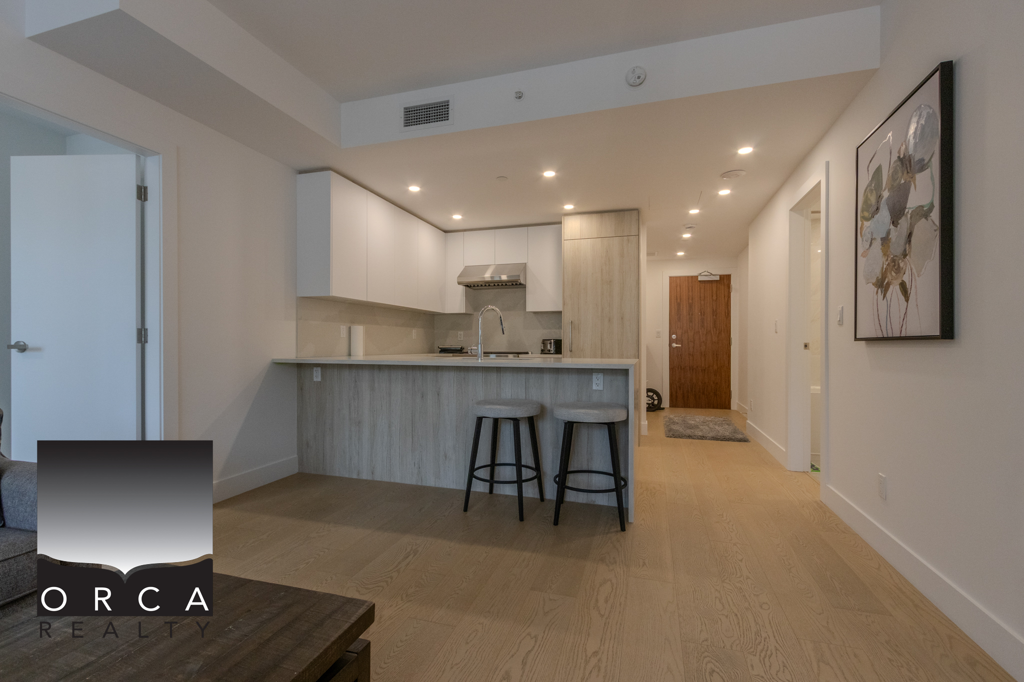 303-423 6th Street, West Vancouver