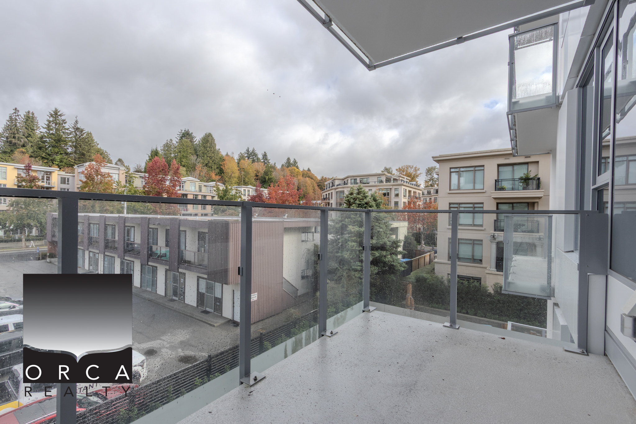 303-423 6th Street, West Vancouver