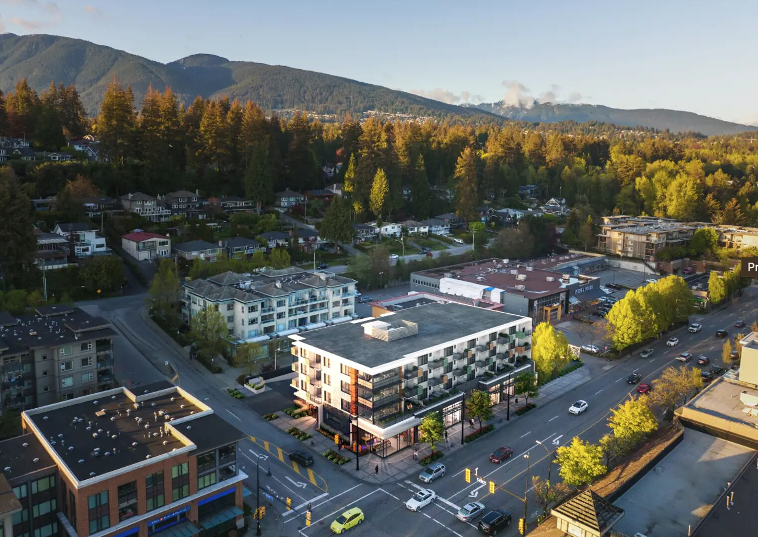 208-1616 Lloyd Avenue, North Vancouver
