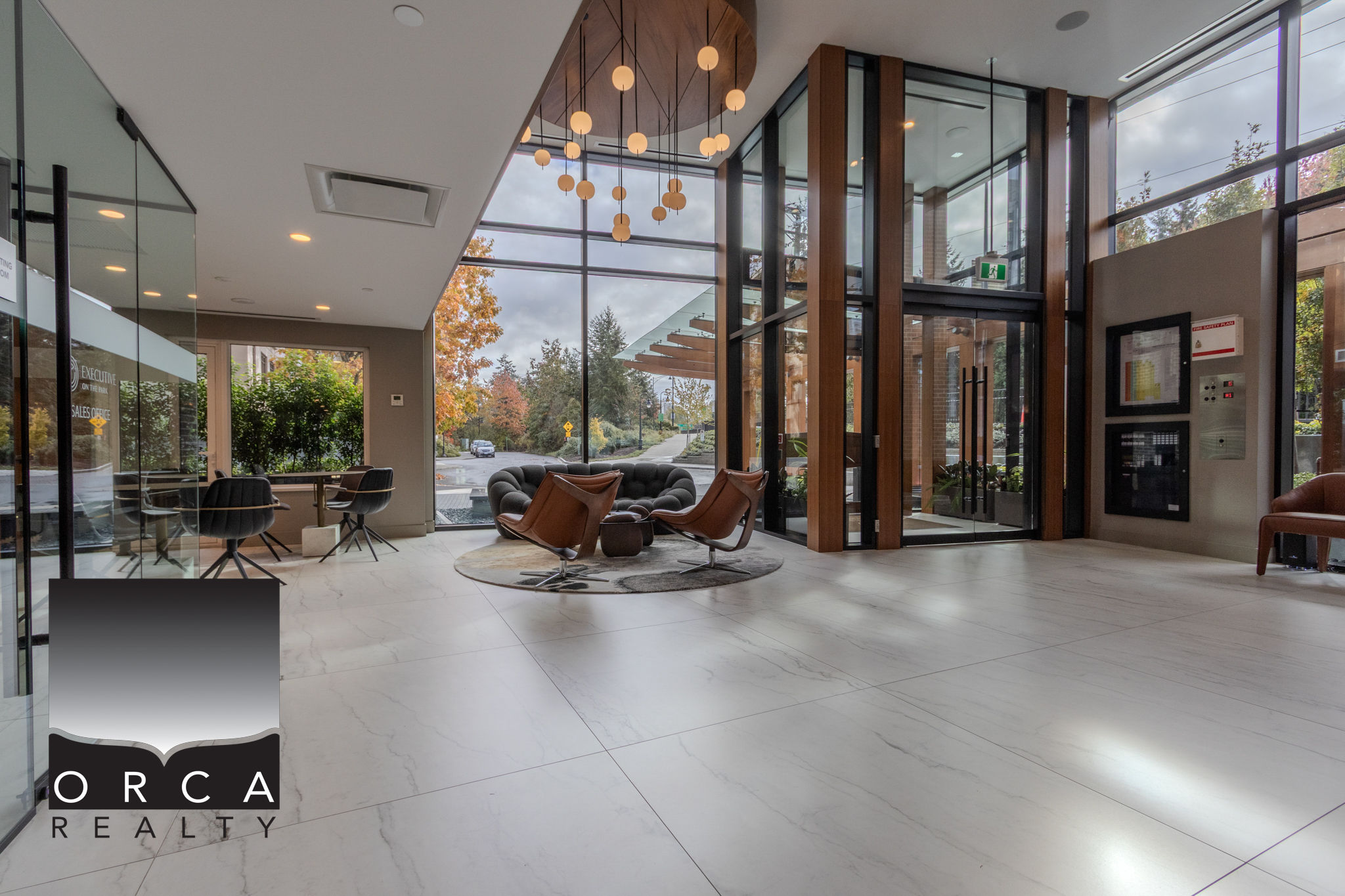 303-423 6th Street, West Vancouver