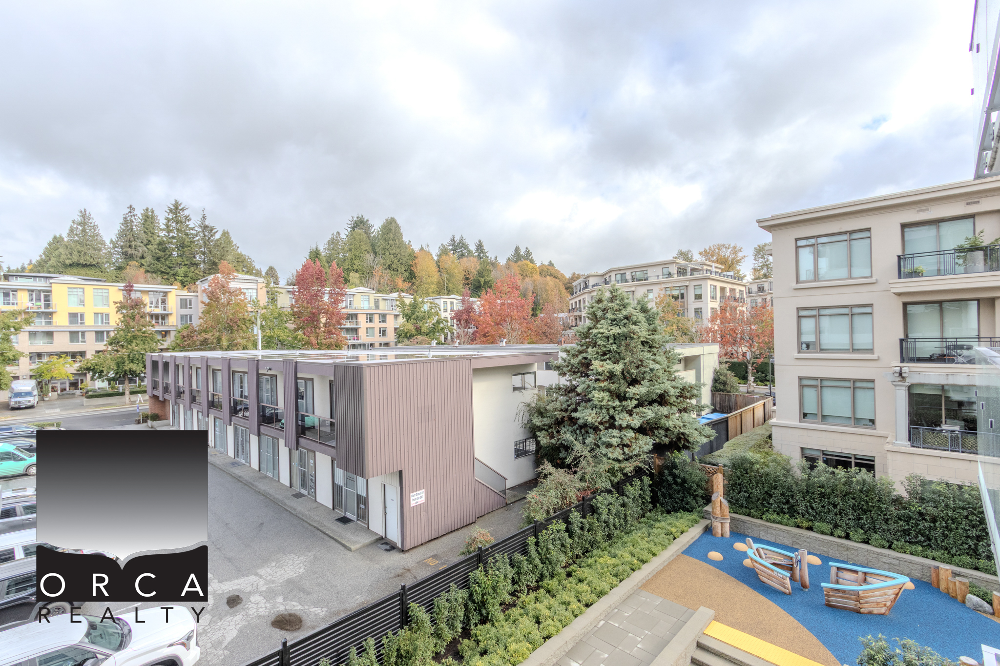 303-423 6th Street, West Vancouver